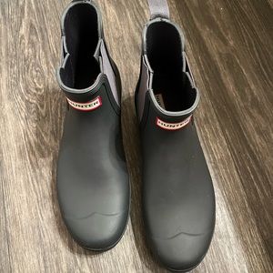 Hunter waterproof Chelsea boots.